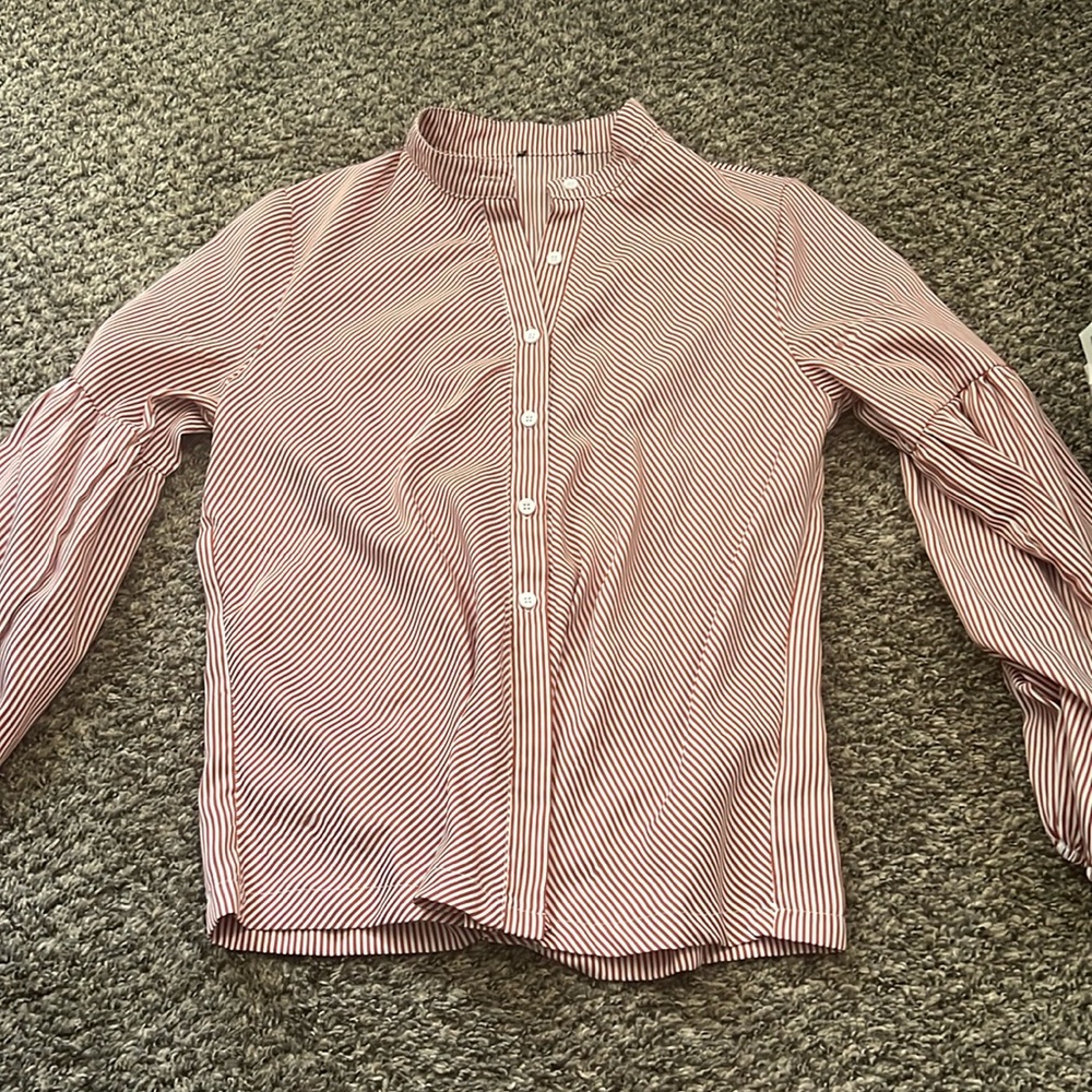 No brand bubble sleeve blouse!
